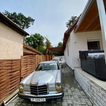 بيت للعطل Felix House