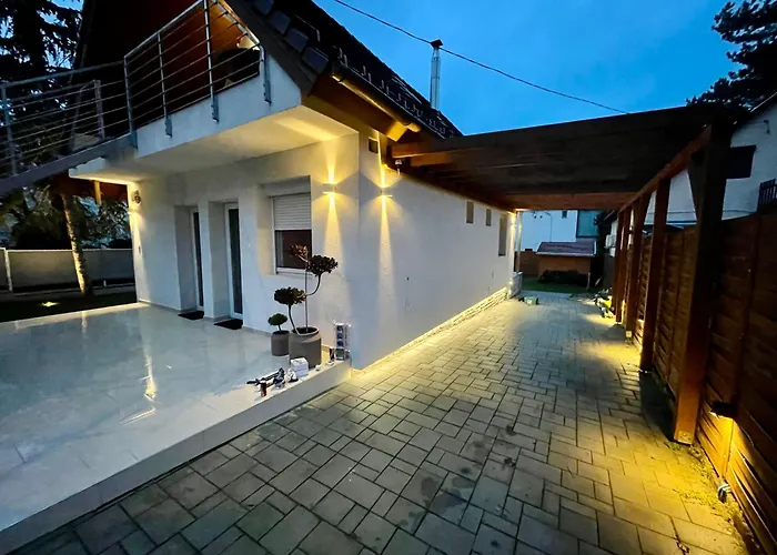 Felix House Semesterbostad